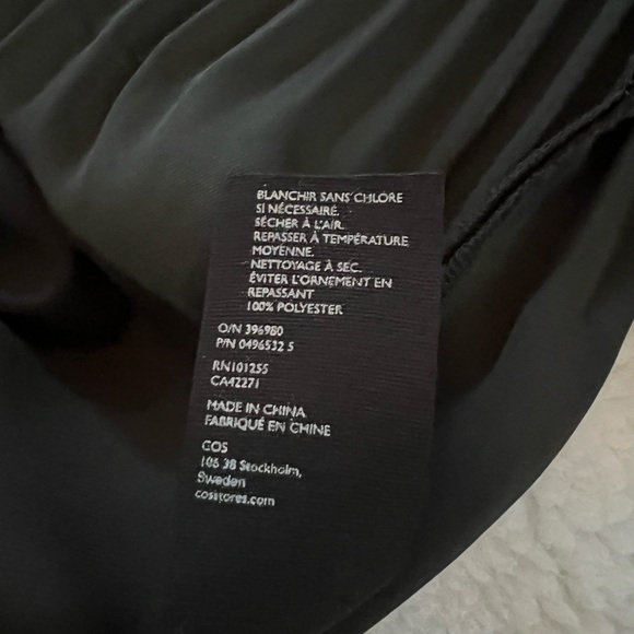 COS dark (bottle) green, pencil skirt with pleating detail - Picture 6 of 7